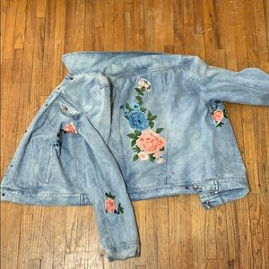 Denim jacket with floral embroidery